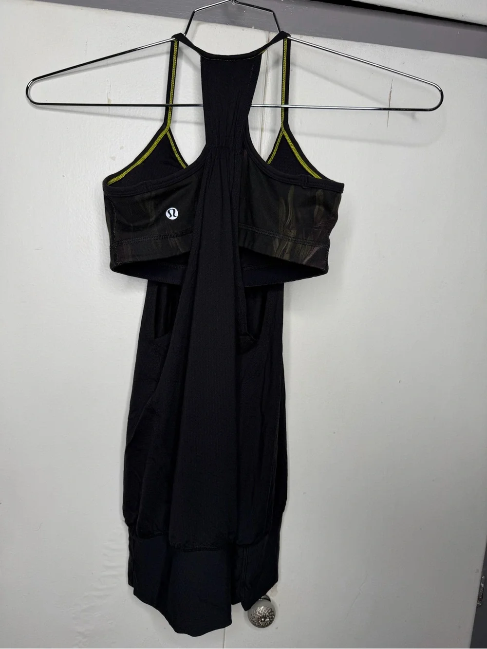 Lululemon C.Y.B. Tank size 4 built in sports bra lot of 7